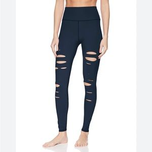 ALO YOGA Ripped Warrior High Waisted Leggings with Ripped Leg‎ Details